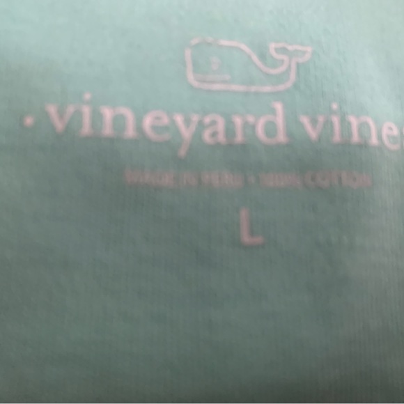 Wine’s size Large Vineyard Vines 1/4 zip lightweight sweatshirt. - Picture 2 of 4